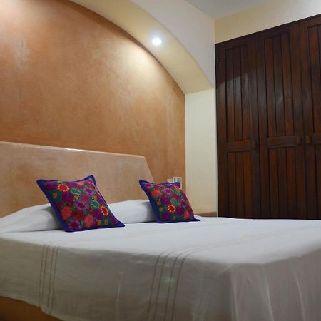 Casa Celeste Hotel Zihuatanejo Exterior photo