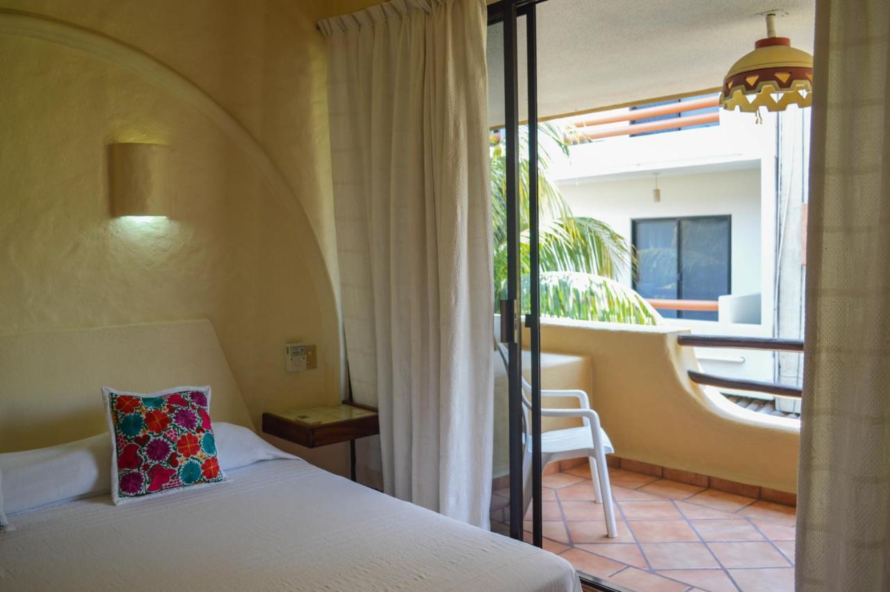 Casa Celeste Hotel Zihuatanejo Exterior photo