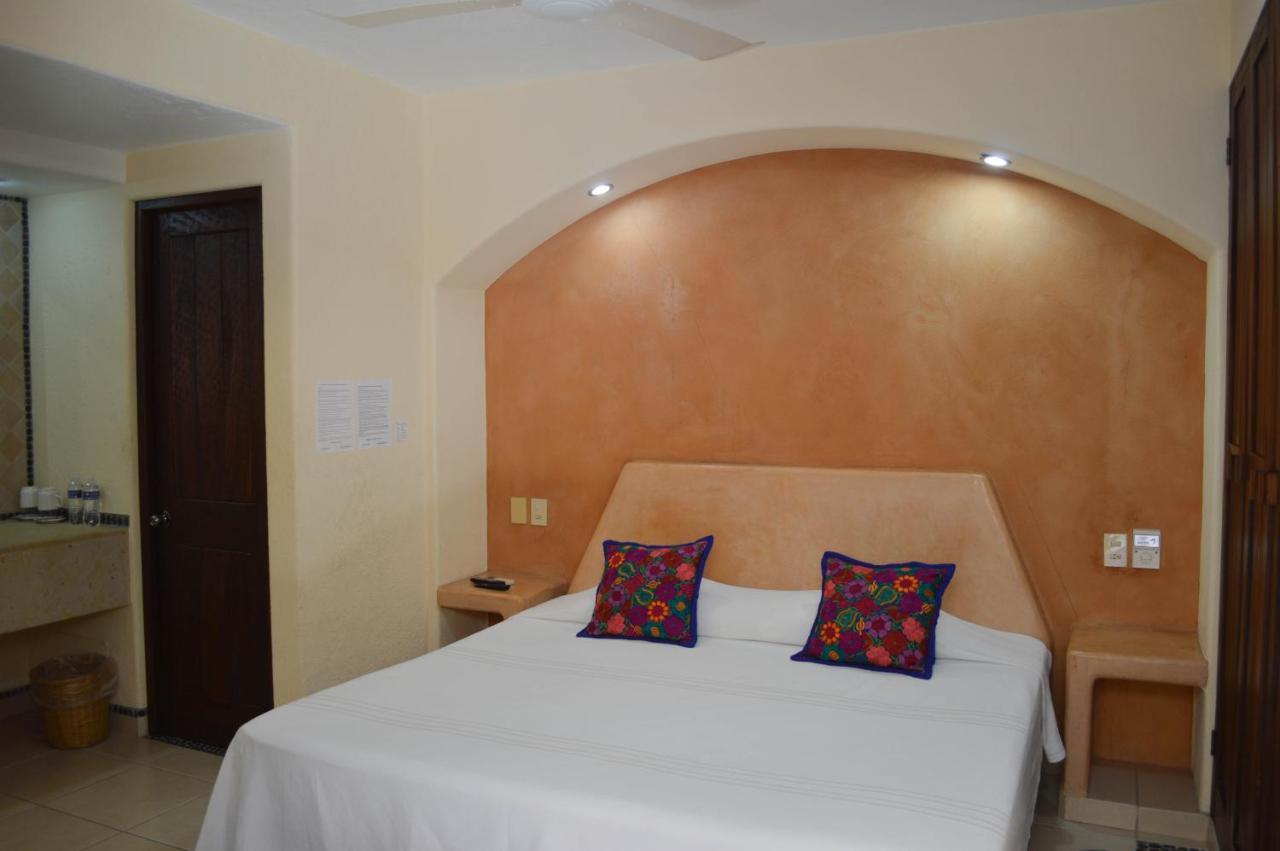 Casa Celeste Hotel Zihuatanejo Exterior photo
